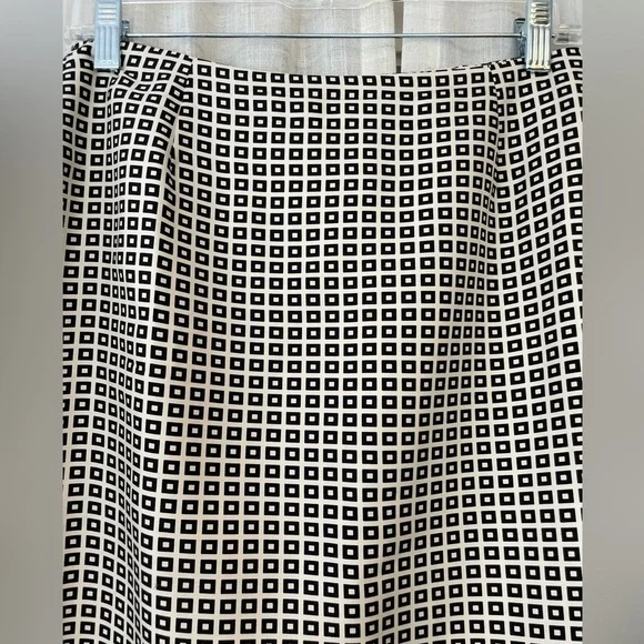 Ann Taylor 100% silk fully lined mini skirt size 6 - Picture 2 of 7